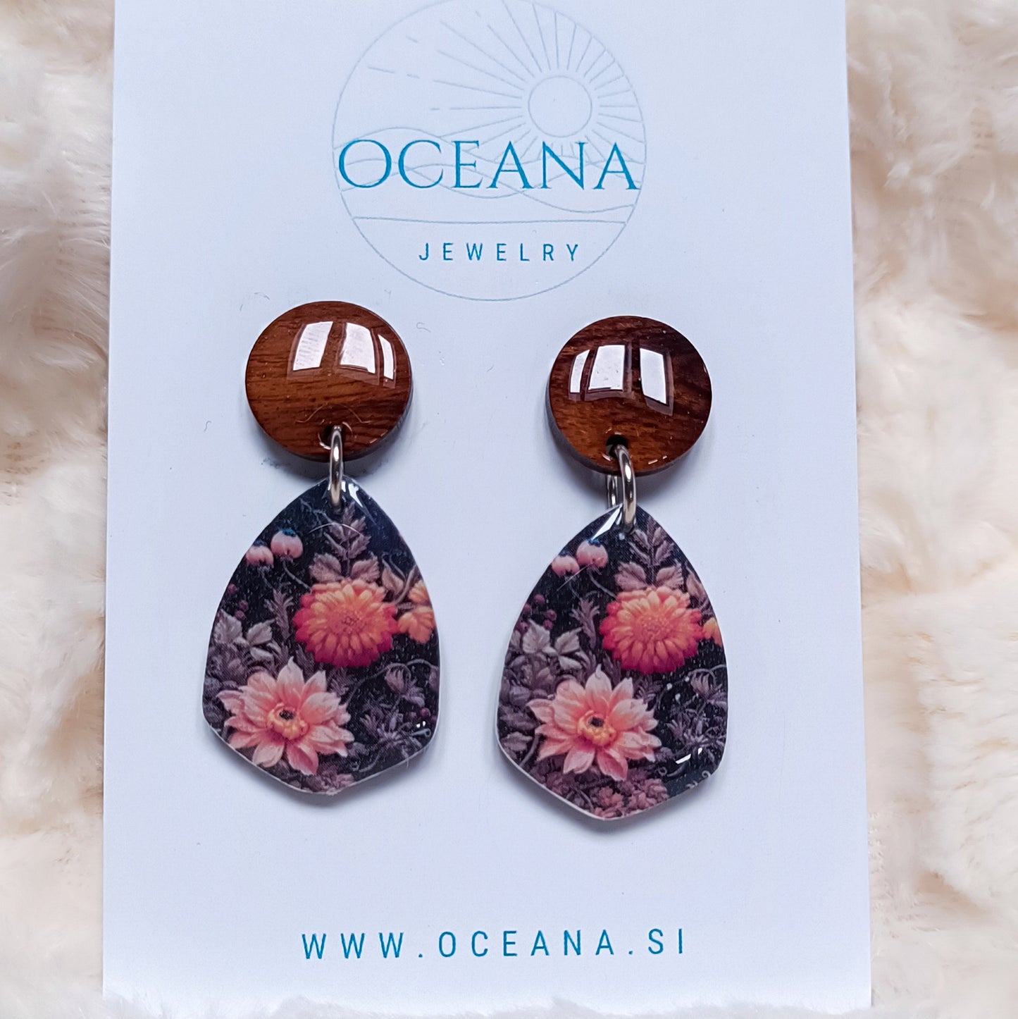 Romance dangles