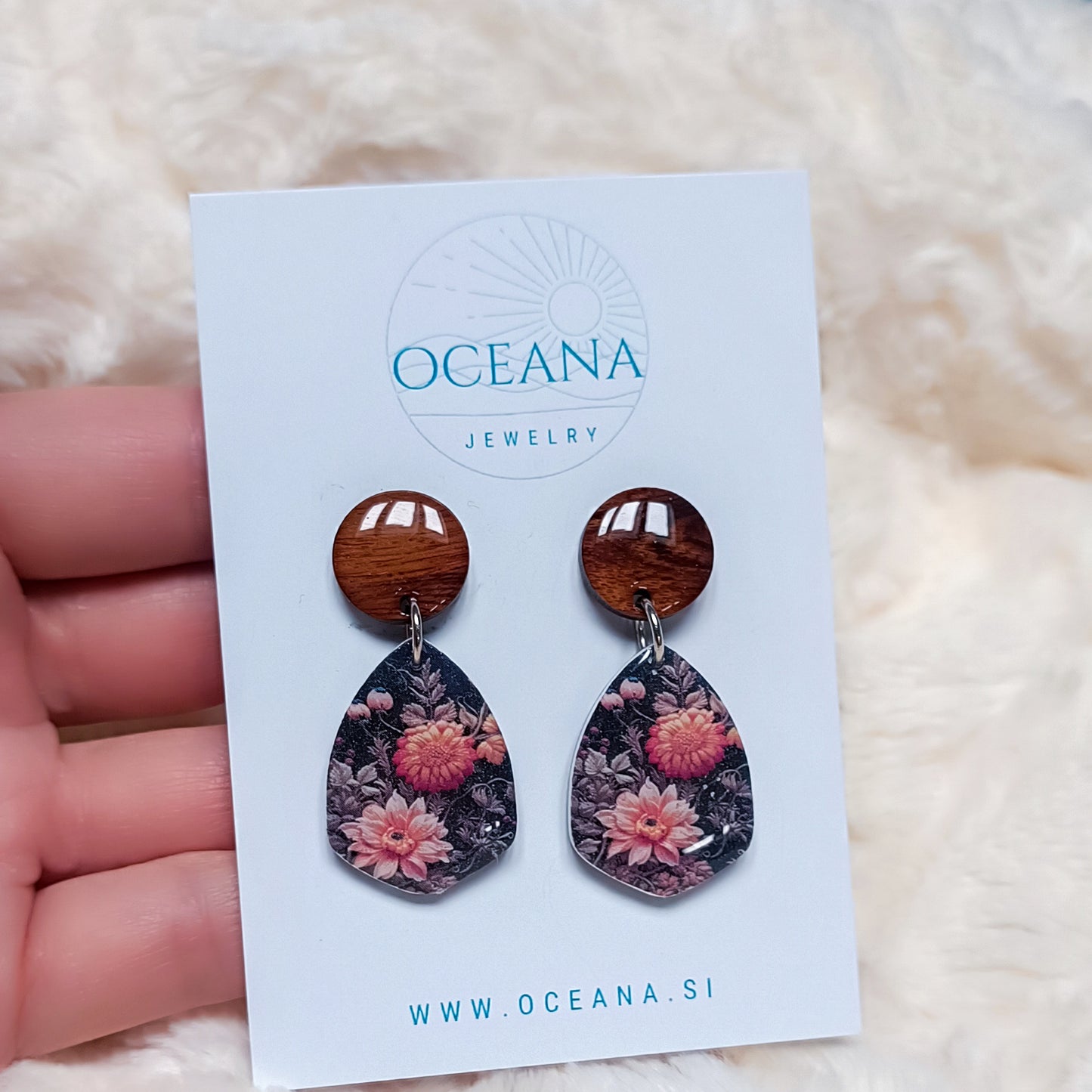 Romance dangles