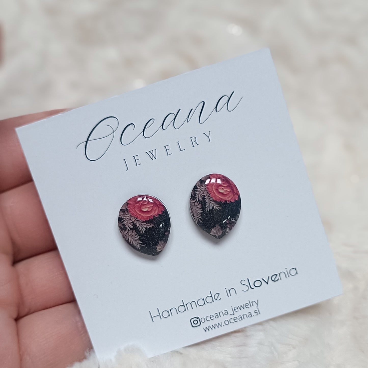 Romance drop studs