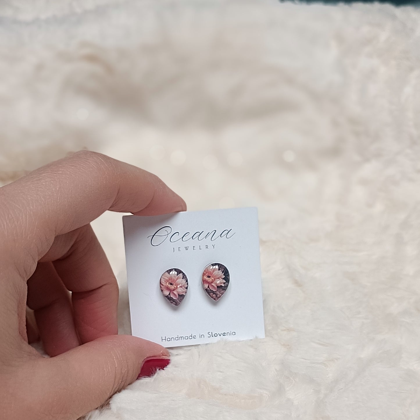 Romance drop studs
