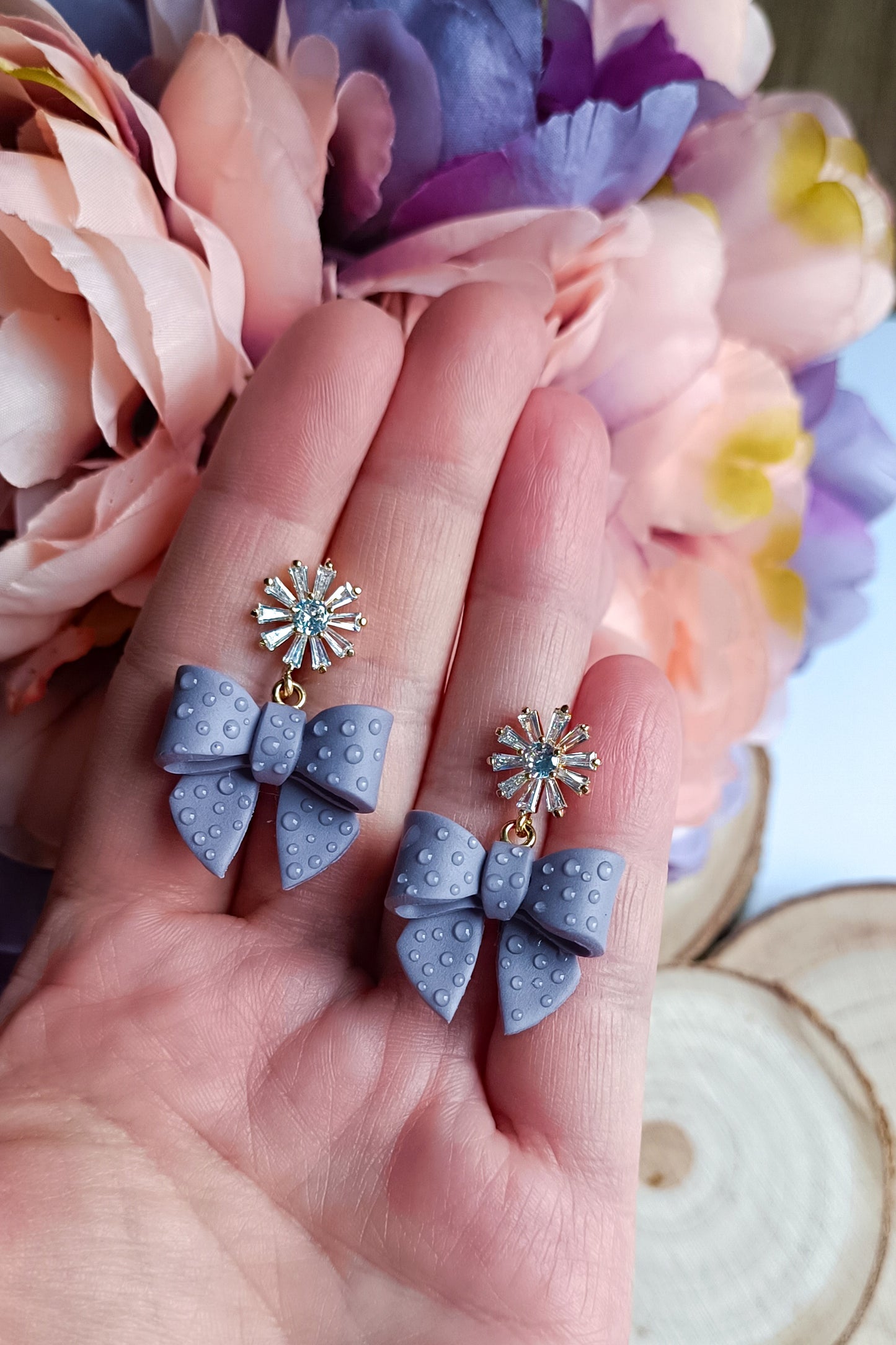 Dusty light lilac bows