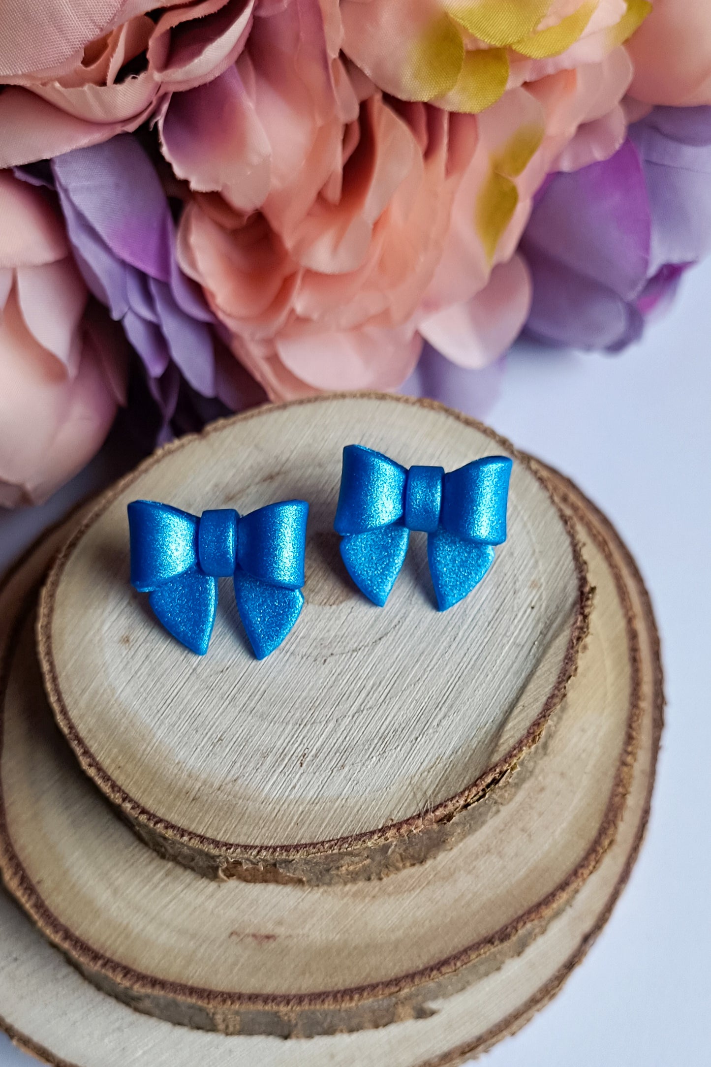 Blue pearl bows