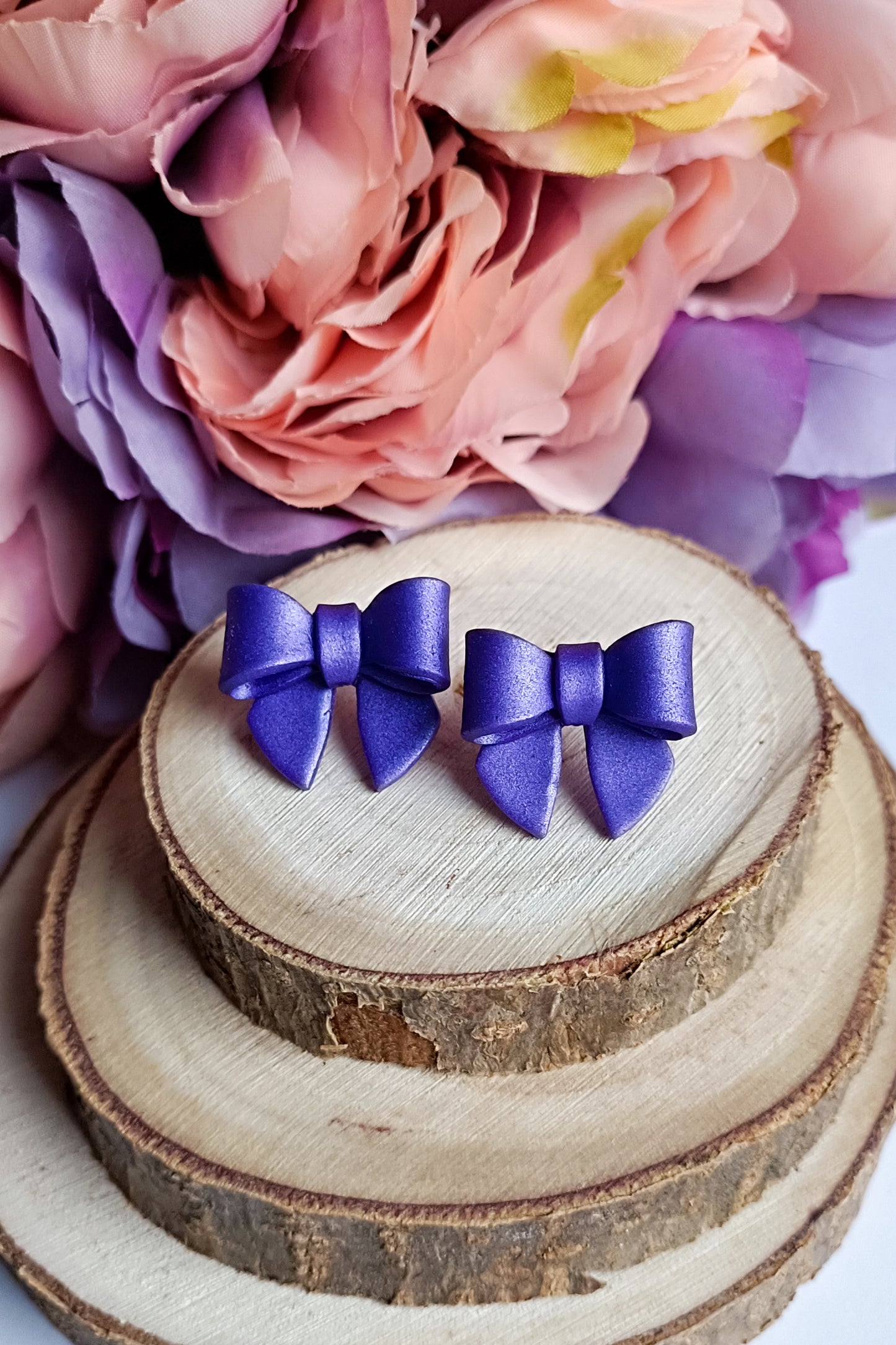 Violet metallic bows