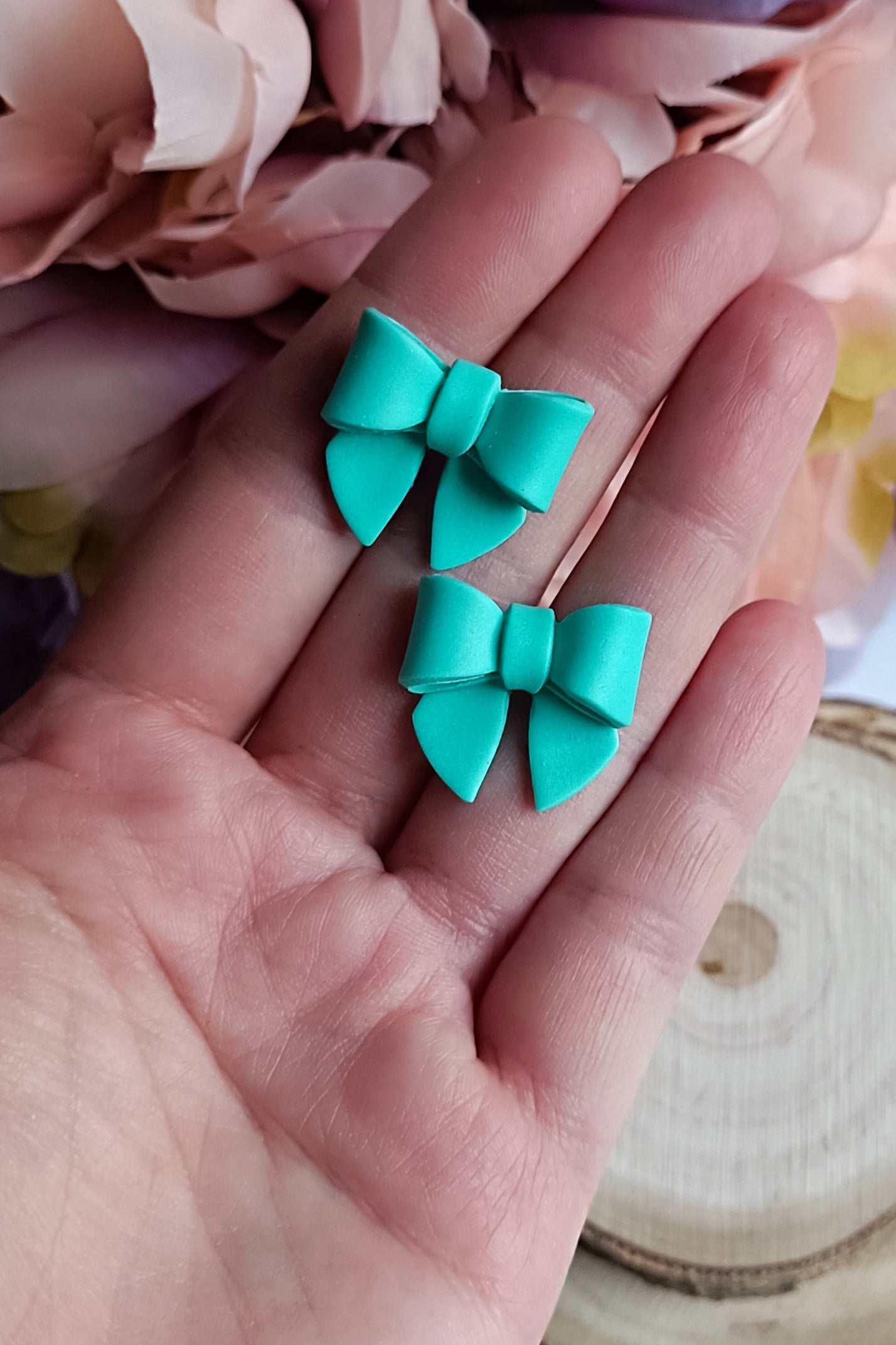 Turquoise bows