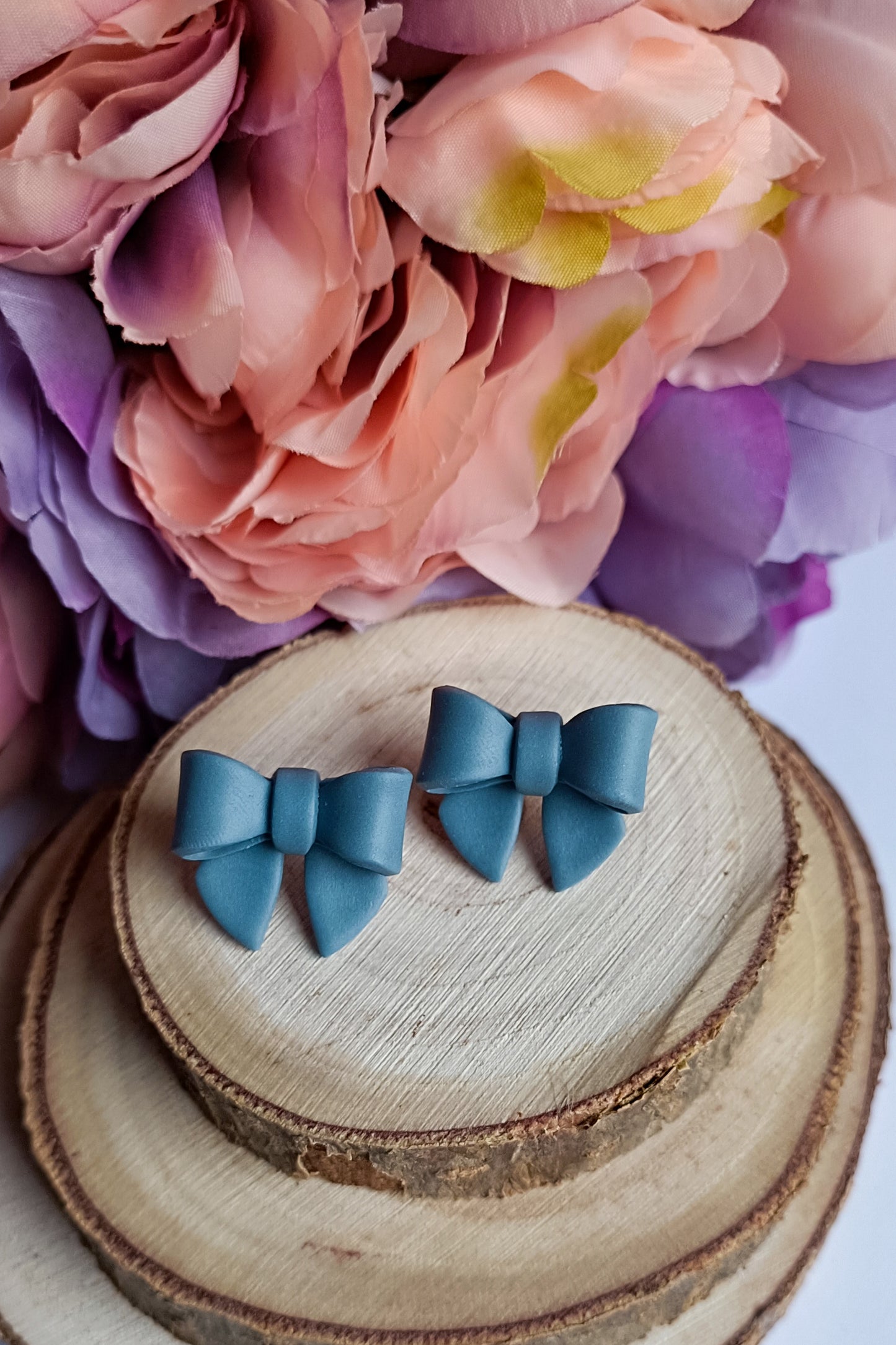 Grey bows