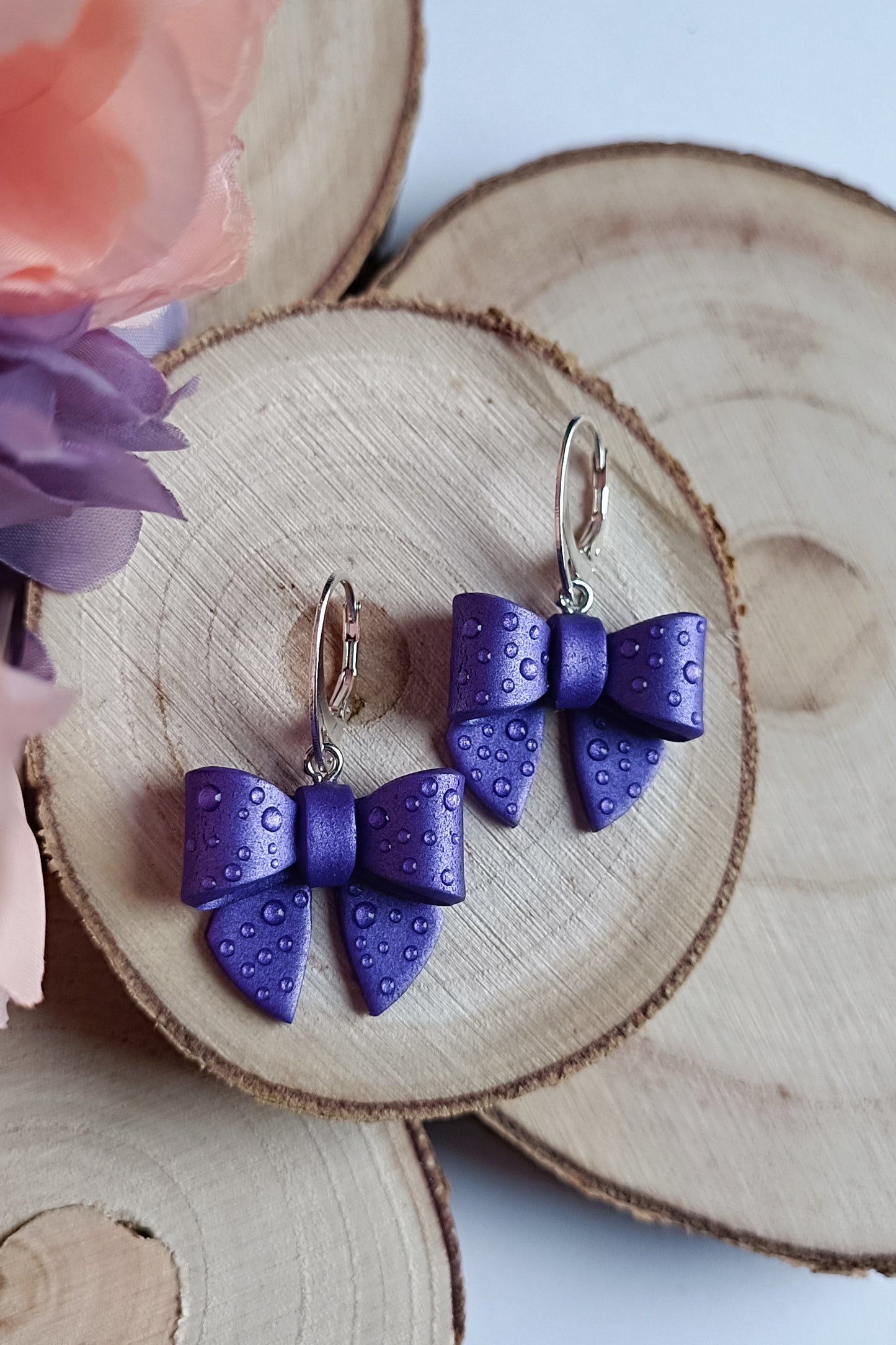 Violet mettalic bows