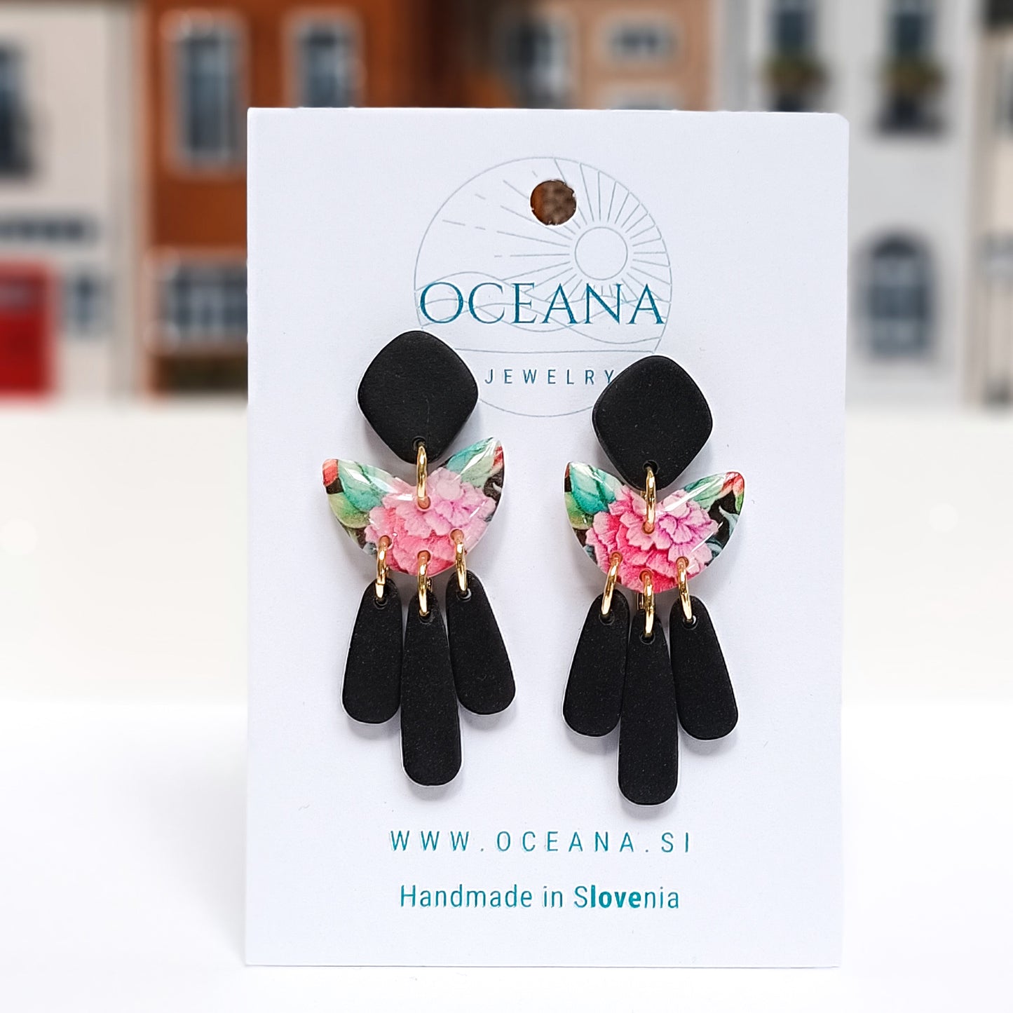 Ear Candy 82