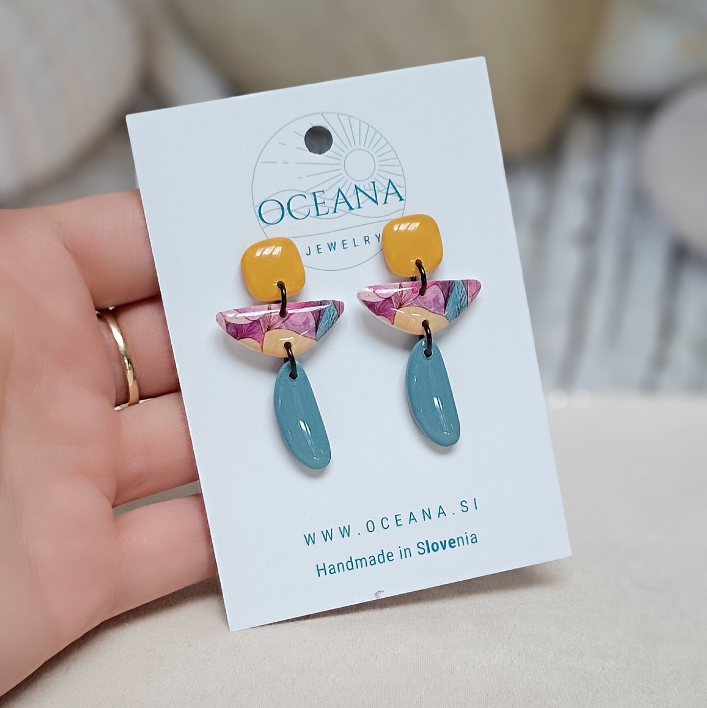 Ear Candy 256