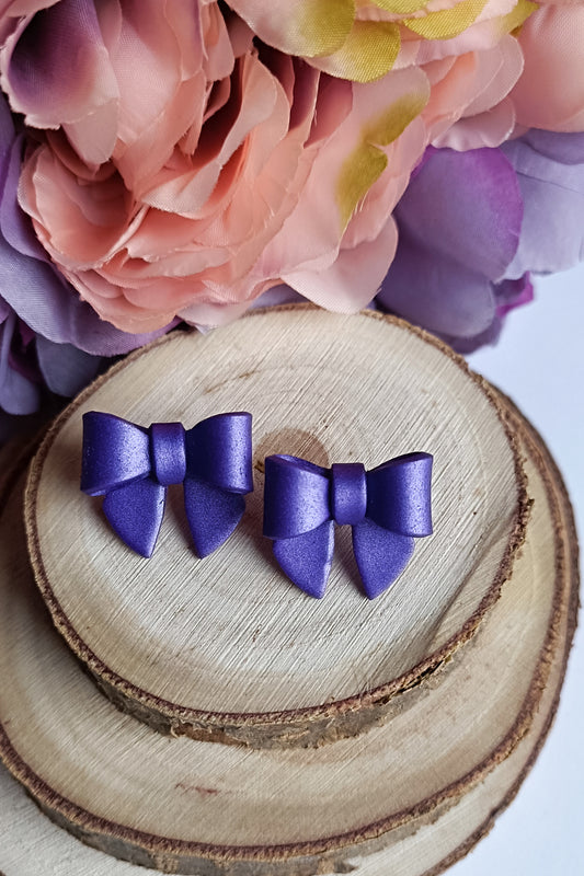 Violet metallic bows